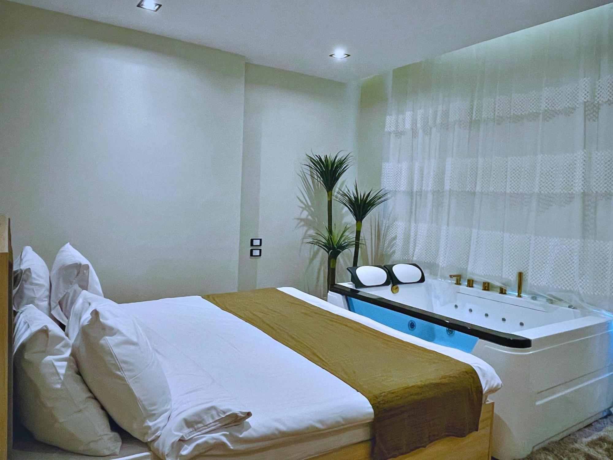 Palm Pyramids View Hotel Kafrat al Jabal Екстер'єр фото
