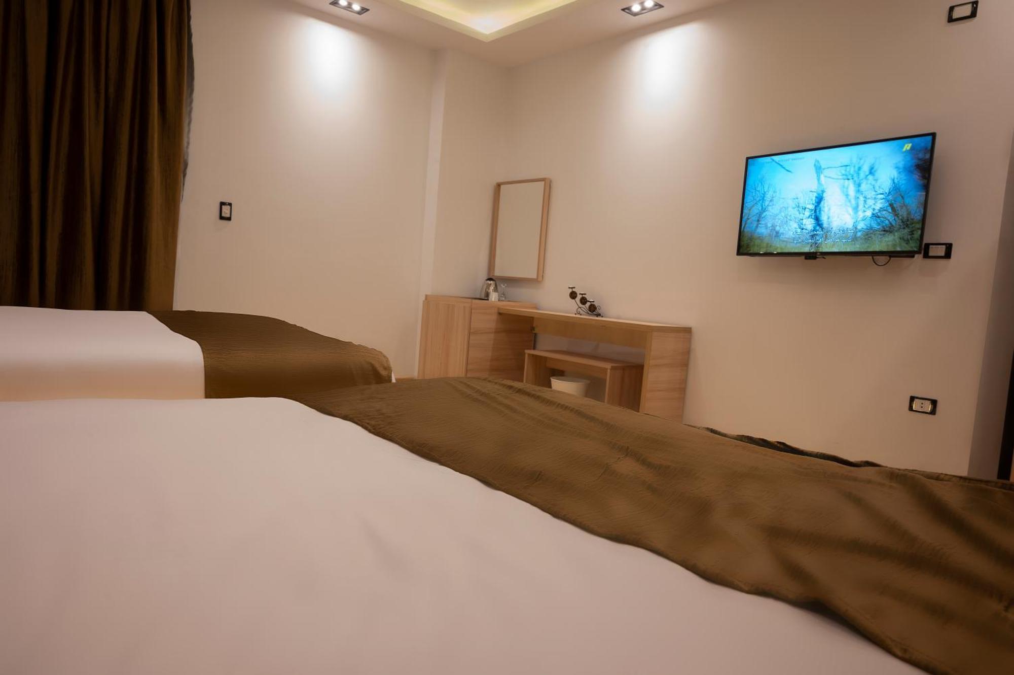 Palm Pyramids View Hotel Kafrat al Jabal Номер фото