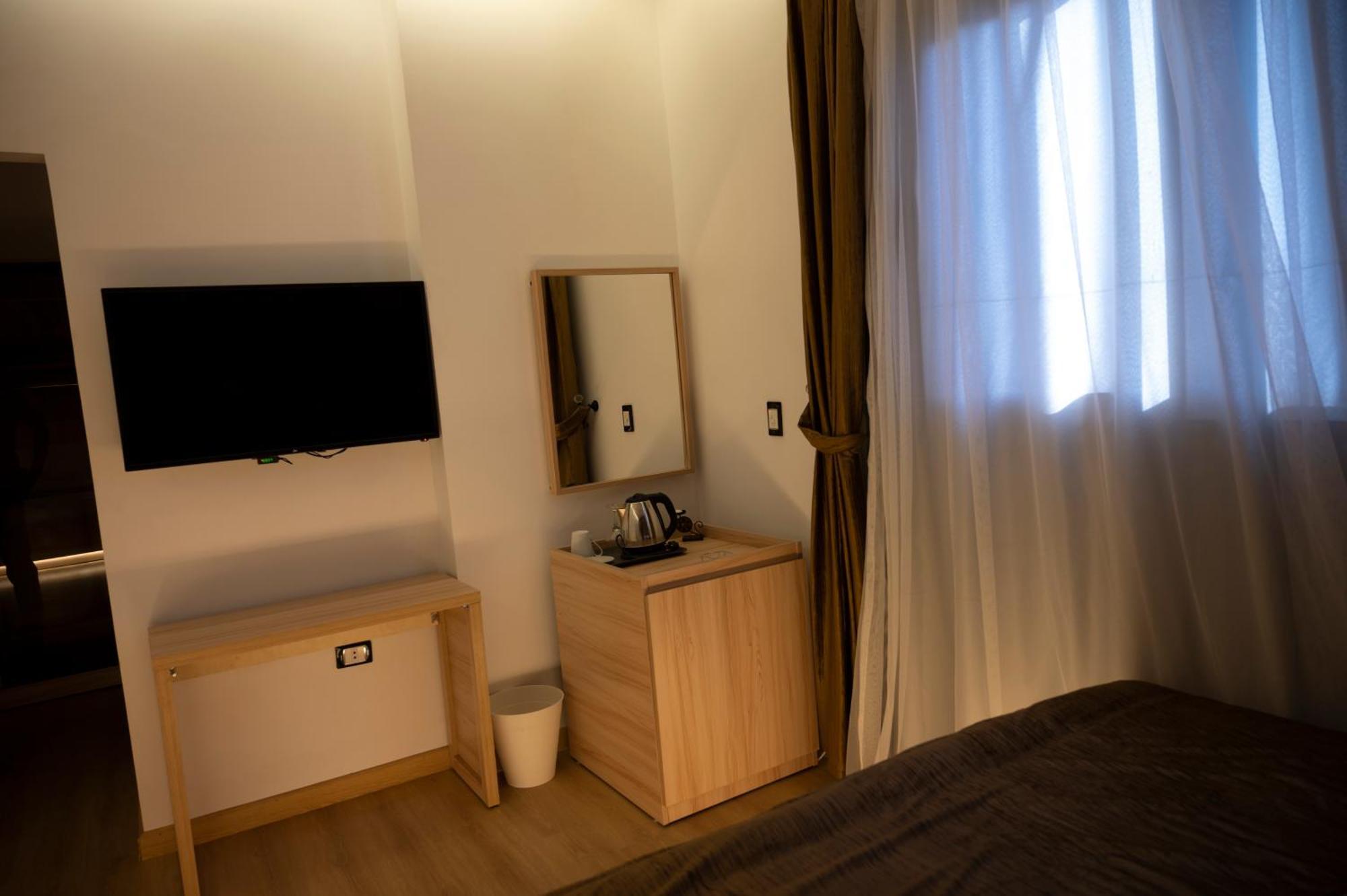 Palm Pyramids View Hotel Kafrat al Jabal Номер фото