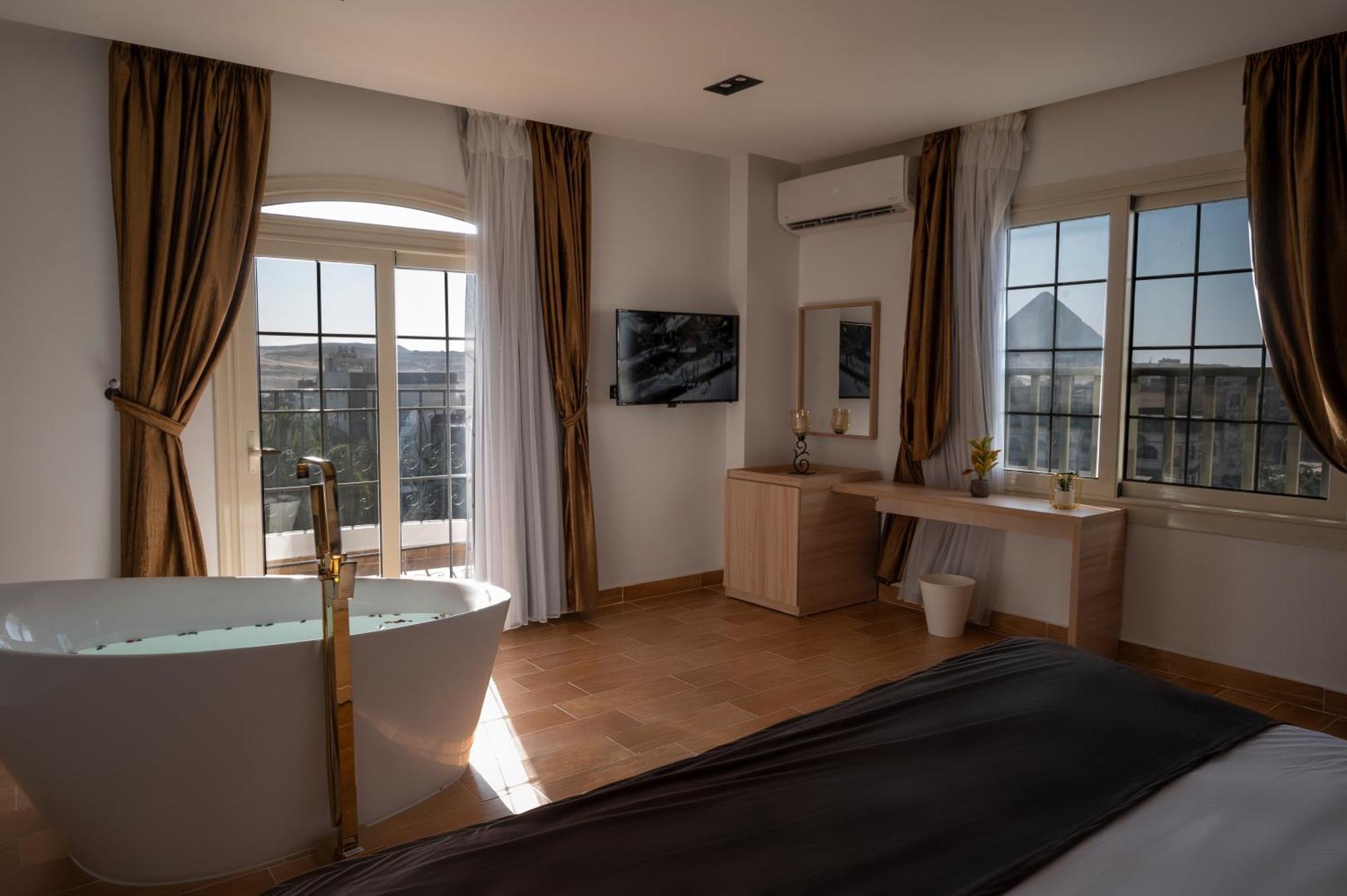 Palm Pyramids View Hotel Kafrat al Jabal Екстер'єр фото